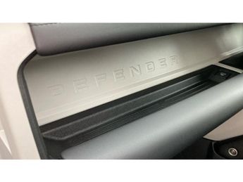 Land Rover Defender 3.0 D250 HSE 110 5dr Auto [7 Seat] Diesel Estate