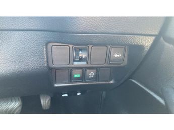 Nissan Qashqai 1.3 DiG-T 160 [157] N-Connecta 5dr DCT Glass Roof Petrol Hatchba