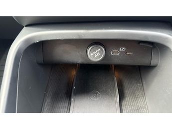 Volvo XC40 2.0 B4P Plus Dark 5dr AWD Auto Petrol Estate