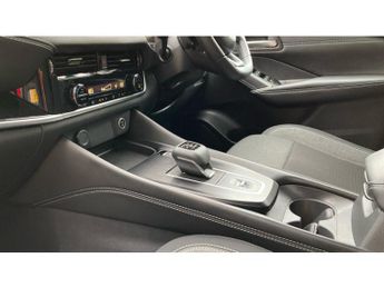 Nissan Qashqai 1.3 DiG-T MH 158 N-Connecta 5dr Xtronic Petrol Hatchback