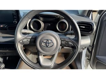 Toyota Yaris 1.5 Hybrid Design 5dr CVT Hybrid Hatchback