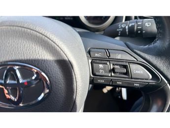Toyota Yaris 1.5 Hybrid Design 5dr CVT Hybrid Hatchback