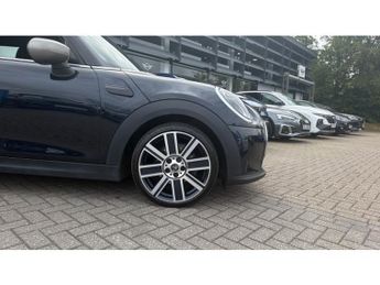 MINI Hatchback 1.5 Cooper Exclusive 5dr Auto Petrol Hatchback