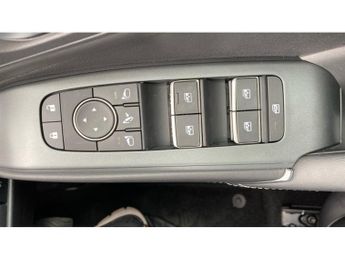 Nissan Qashqai 1.3 DiG-T MH 158 N-Connecta [Glass Rf] 5dr Xtronic Petrol Hatchb