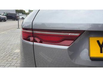 Jaguar F-Pace 3.0 D300 R-Dynamic SE Black 5dr Auto AWD Diesel Estate