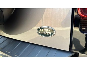 Land Rover Defender 3.0 D300 X-Dynamic HSE 110 5dr Auto Diesel Estate