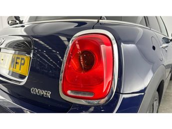 MINI Hatchback 1.5 Cooper Seven 5dr Auto Petrol Hatchback