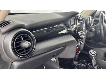 MINI Hatchback 1.5 Cooper Seven 5dr Auto Petrol Hatchback