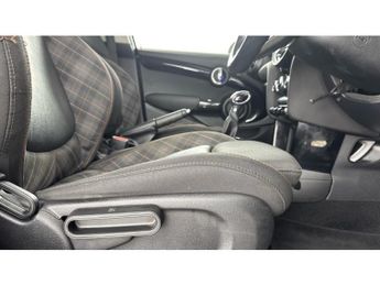 MINI Hatchback 1.5 Cooper Seven 5dr Auto Petrol Hatchback