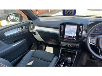 Volvo XC40 2.0 B4P Ultra Black Edition 5dr Auto Petrol Estate