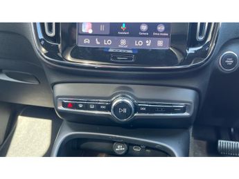 Volvo XC40 2.0 B4P Ultra Black Edition 5dr Auto Petrol Estate