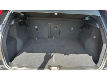 Volvo XC40 2.0 B4P Ultra Black Edition 5dr Auto Petrol Estate