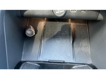 Volvo XC40 2.0 B4P Ultra Black Edition 5dr Auto Petrol Estate
