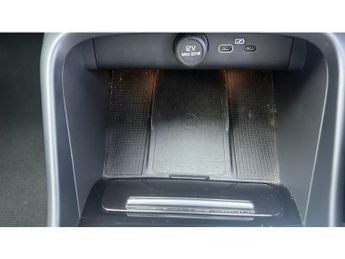 Volvo XC40 2.0 B4P Ultra Dark 5dr Auto Petrol Estate