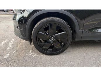 Volvo XC40 2.0 B4P Ultra Black Edition 5dr Auto Petrol Estate
