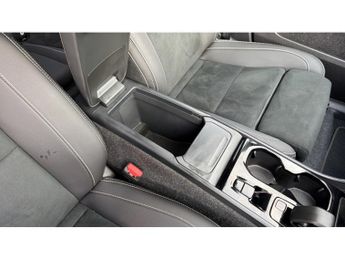 Volvo XC40 2.0 B4P Ultra Black Edition 5dr Auto Petrol Estate