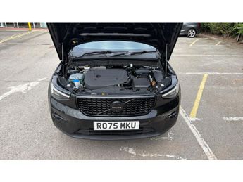 Volvo XC40 2.0 B4P Ultra Black Edition 5dr Auto Petrol Estate