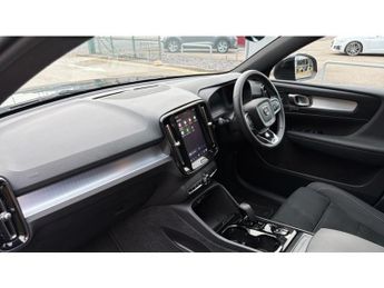 Volvo XC40 2.0 B4P Ultra Black Edition 5dr Auto Petrol Estate
