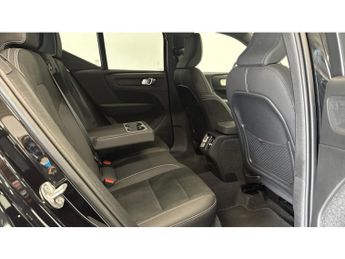 Volvo XC40 2.0 B3P Plus Black Edition 5dr Auto Petrol Estate