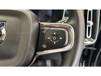 Volvo XC40 2.0 B3P Plus Black Edition 5dr Auto Petrol Estate