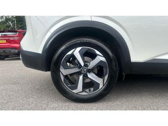 Nissan Qashqai 1.3 DiG-T MH 158 Premiere Edition 5dr Xtronic Petrol Hatchback