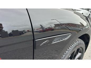 Jaguar F-Pace 2.0 D200 R-Dynamic SE Black 5dr Auto AWD Diesel Estate