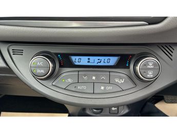 Toyota Yaris 1.5 Hybrid Design 5dr CVT Hybrid Hatchback