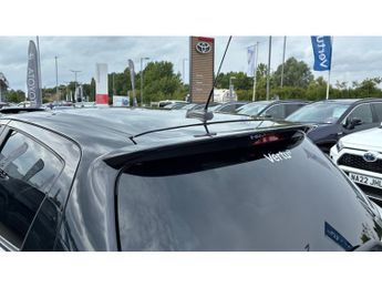 Toyota Yaris 1.5 Hybrid Design 5dr CVT Hybrid Hatchback