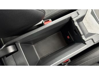 BMW 2 Series 218i [136] Sport 4dr DCT Petrol Saloon