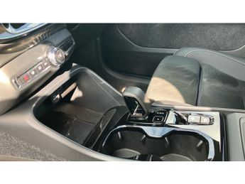 Volvo XC40 2.0 B4P Ultra Black Edition 5dr Auto Petrol Estate