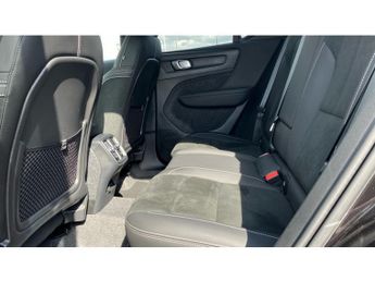 Volvo XC40 2.0 B4P Ultra Black Edition 5dr Auto Petrol Estate
