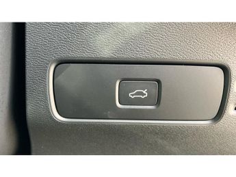 Volvo XC40 2.0 B4P Ultra Black Edition 5dr Auto Petrol Estate