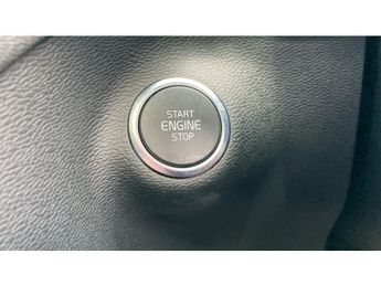 Volvo XC40 2.0 B4P Ultra Black Edition 5dr Auto Petrol Estate