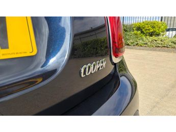 MINI Hatchback 1.5 Cooper Exclusive 5dr Auto Petrol Hatchback