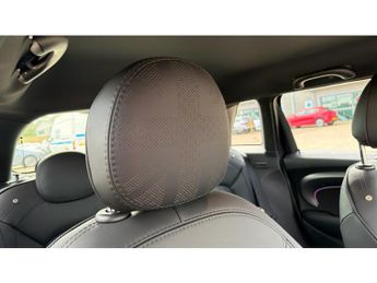 MINI Hatchback 1.5 Cooper Exclusive 5dr Auto Petrol Hatchback