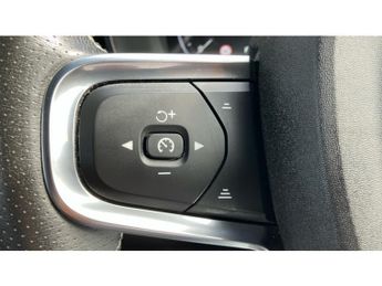 Volvo XC40 1.5 T3 [163] R DESIGN 5dr Geartronic Petrol Estate