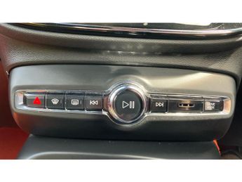 Volvo XC40 1.5 T3 [163] R DESIGN 5dr Geartronic Petrol Estate