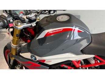 BMW G310 BMW G310 R