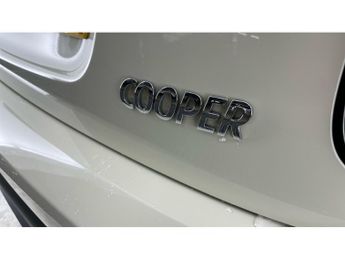 MINI Hatchback 1.5 Cooper Classic 3dr Auto [Comfort/Nav Pack] Petrol Hatchback