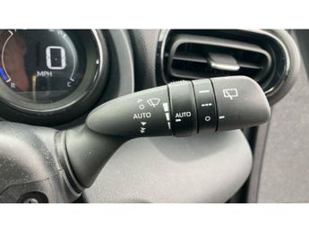 Toyota Yaris 1.5 Hybrid Dynamic 5dr CVT Hybrid Hatchback