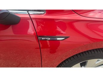 Volkswagen Golf 1.5 eTSI Style 5dr DSG Petrol Hatchback