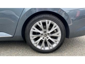 Skoda Superb 1.4 TSI iV Laurin + Klement DSG 5dr Estate