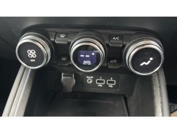 Renault Clio 1.6 E-TECH full hybrid 145 Evolution 5dr Auto Hybrid Hatchback