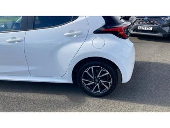 Toyota Yaris 1.5 Hybrid Design 5dr CVT Hybrid Hatchback