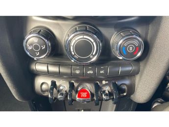 MINI Hatchback 1.5 Cooper Classic 3dr Auto Petrol Hatchback