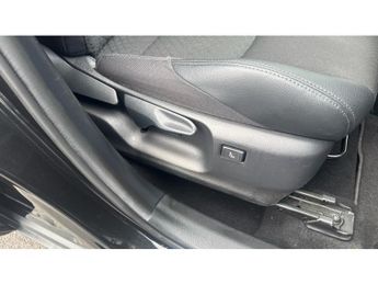 Toyota C-HR 1.8 Hybrid Design 5dr CVT Hybrid Hatchback