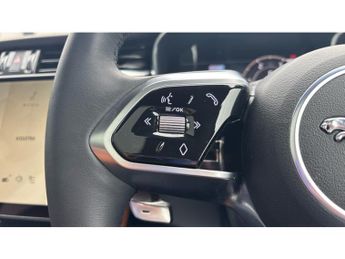 Jaguar F-Pace 2.0 D200 R-Dynamic SE Black 5dr Auto AWD Diesel Estate