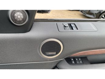 Land Rover Discovery Diesel 3.0 D300 HSE Commercial Auto