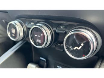 Renault Captur 1.6 E-TECH Hybrid 145 R.S. Line 5dr Auto Hybrid Hatchback