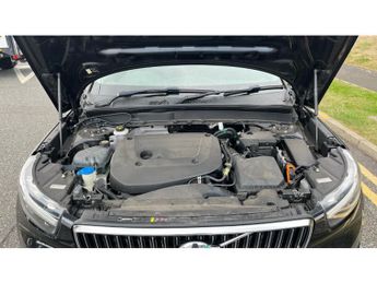 Volvo XC40 2.0 B4P Inscription Pro 5dr AWD Auto Petrol Estate